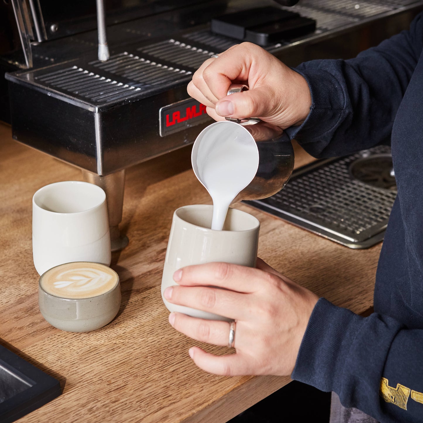 Lea Latte-Becher Farbe Sand